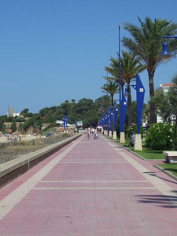 Al lado del paseo maritimo de Gerona-2510