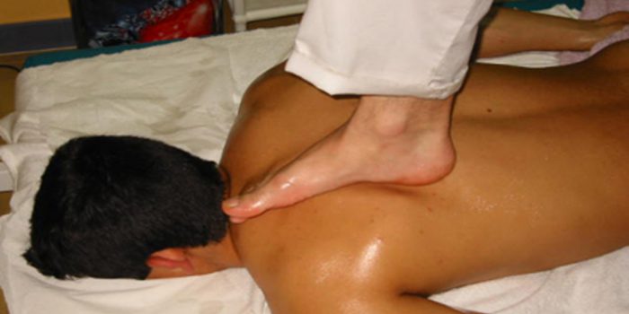 Con buenas manos y experiencia en masajes-1085